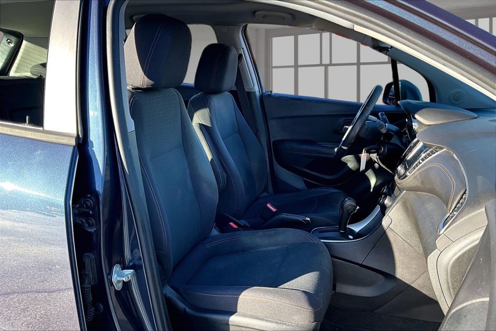 Used 2019 Chevrolet Trax LS AWD/4WD image 7