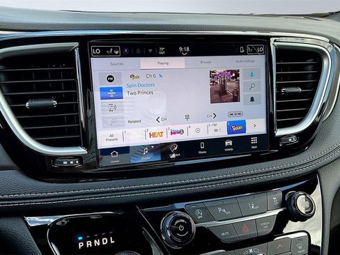 New 2026 Chrysler Pacifica Select image 7