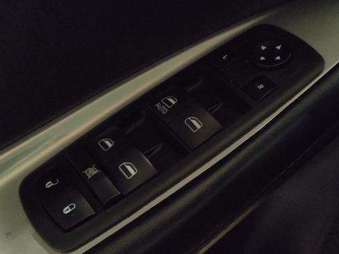 Used 2020 Dodge Journey SE w/ SE Popular Equipment Group FWD image 27