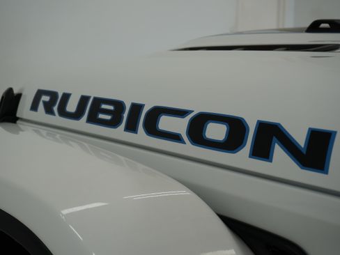 Used 2022 Jeep Wrangler Unlimited Rubicon 4xe w/ Cold Weather Group image 9
