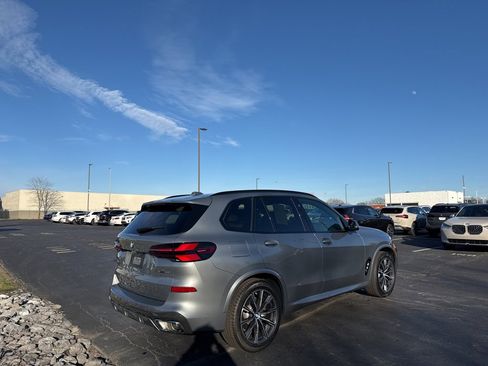 Used 2025 BMW X5 xDrive40i w/ M Sport Package image 5