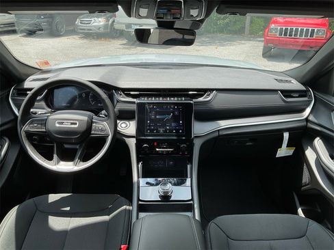 New 2025 Jeep Grand Cherokee L Laredo w/ Luxury Tech Group I image 19