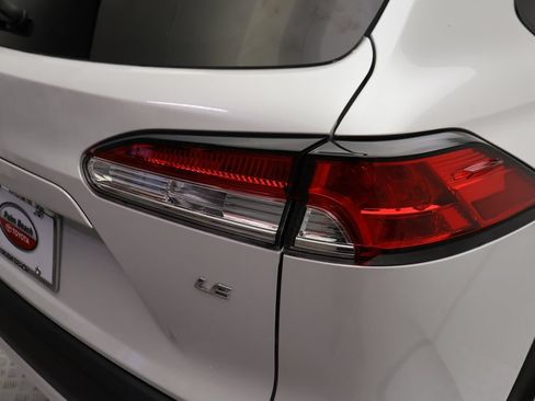 Certified 2024 Toyota Corolla Cross LE FWD image 9