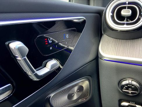 Certified 2025 Mercedes-Benz GLC 300 4MATIC image 23