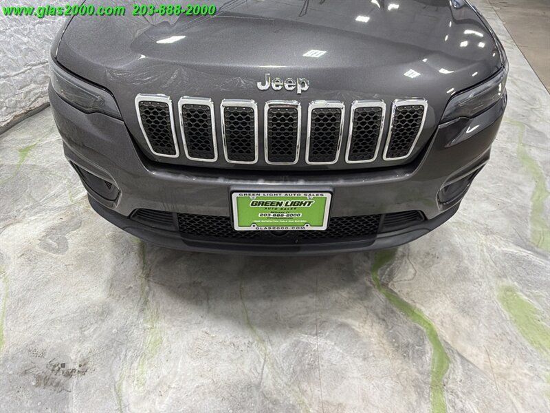 Used 2021 Jeep Cherokee Latitude Plus AWD/4WD image 18
