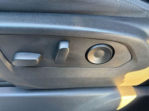 Used 2024 Chevrolet Silverado 2500 Custom w/ Custom Value Package image 12