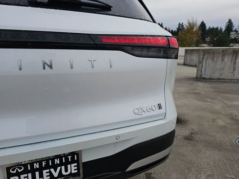 New 2026 INFINITI QX60 Luxe w/ Family Package image 24