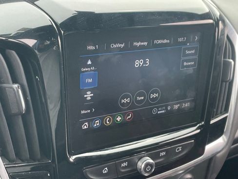Used 2023 Chevrolet Traverse LT AWD/4WD image 10