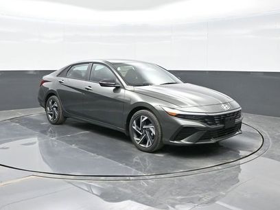 New 2025 Hyundai Elantra SEL
