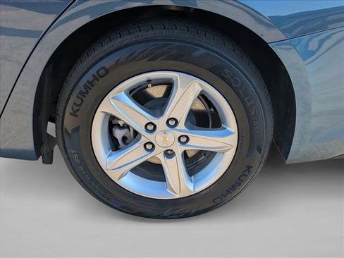 Used 2025 Chevrolet Malibu LS FWD image 8