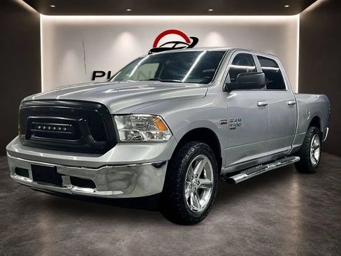 Used 2021 RAM 1500 Classic SLT AWD/4WD image 3