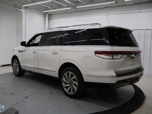 Used 2024 Lincoln Navigator L Reserve image 6