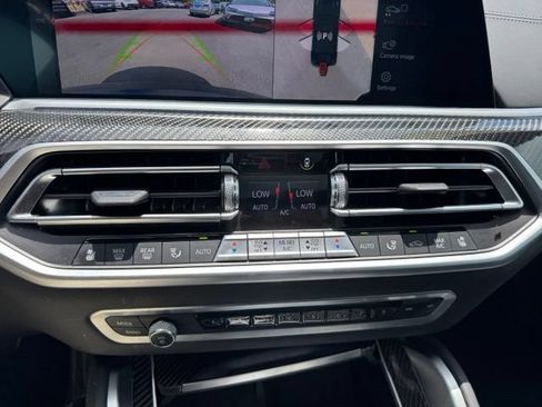 Used 2022 BMW X6 M50i w/ Premium Package AWD/4WD image 31