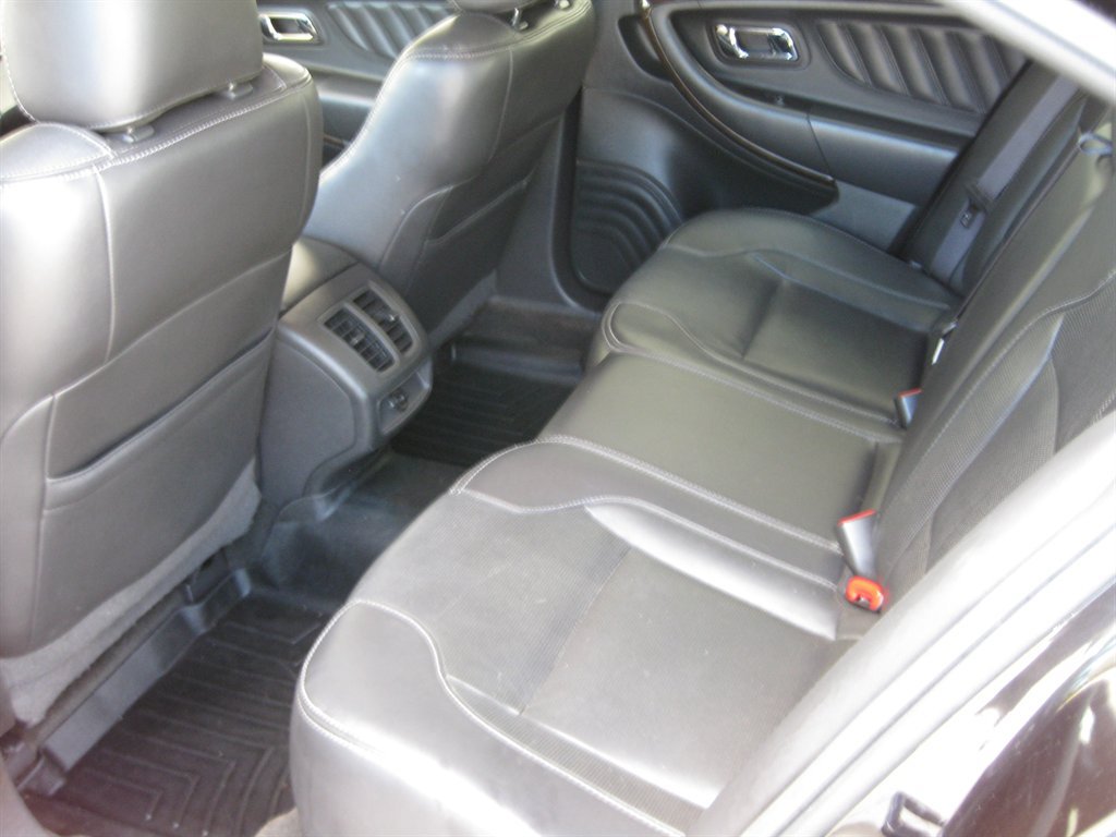 Used 2015 Ford Taurus Limited FWD image 22