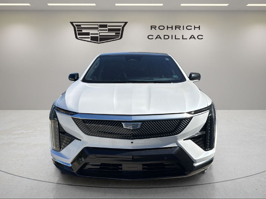 Certified 2025 Cadillac Optiq Luxury 2 w/ LPO, Floor Liner Package AWD/4WD image 2
