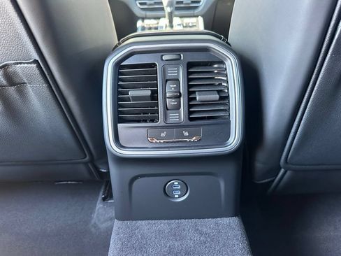 Used 2026 Porsche Macan Turbo AWD/4WD image 36