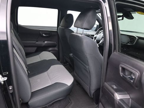 Used 2020 Toyota Tacoma TRD Sport image 15