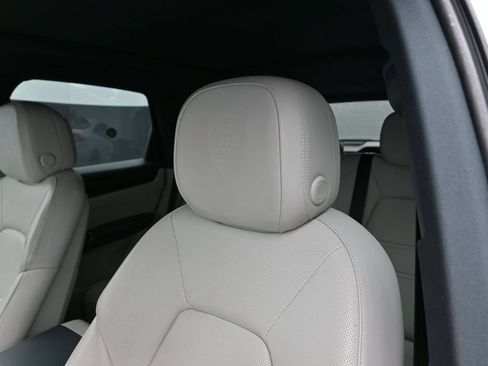 Certified 2023 Porsche Cayenne AWD/4WD image 16