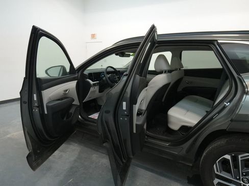 Used 2025 Hyundai Tucson Limited image 30