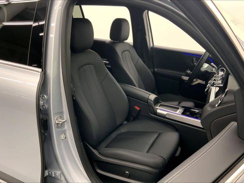 New 2026 Mercedes-Benz GLB 250 image 3
