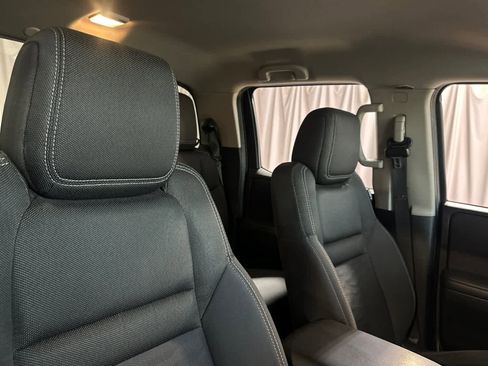 Used 2022 Nissan Frontier SV image 18