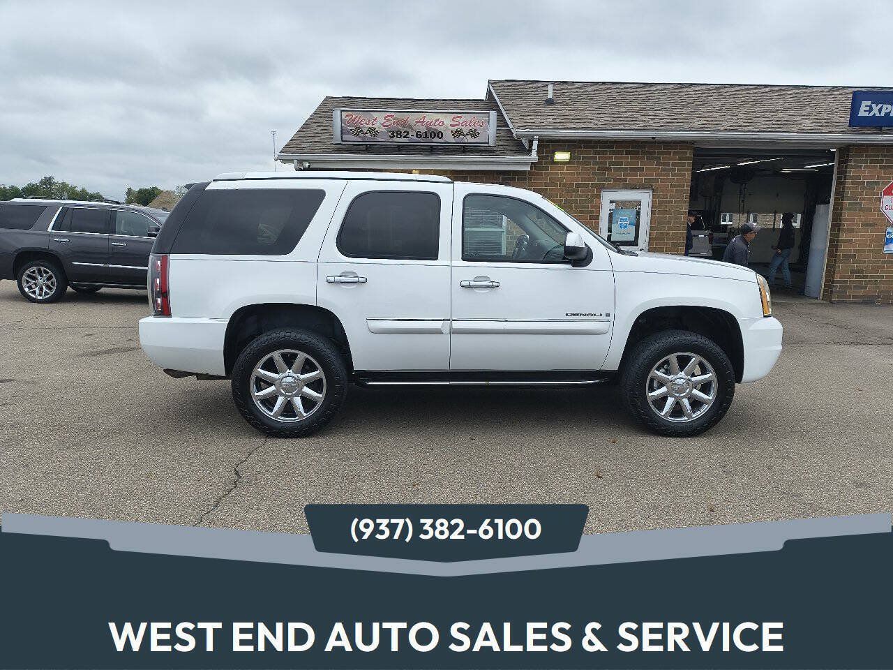 Used 2008 GMC Yukon Denali AWD/4WD image 1