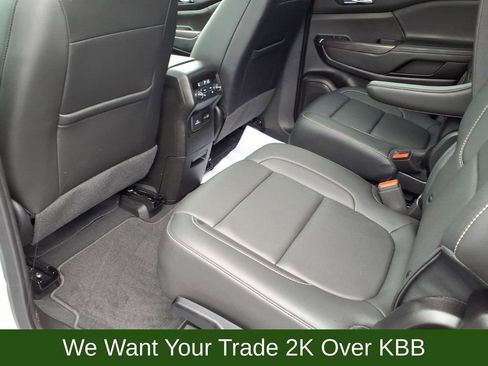Used 2023 GMC Acadia SLT w/ Preferred Package image 23