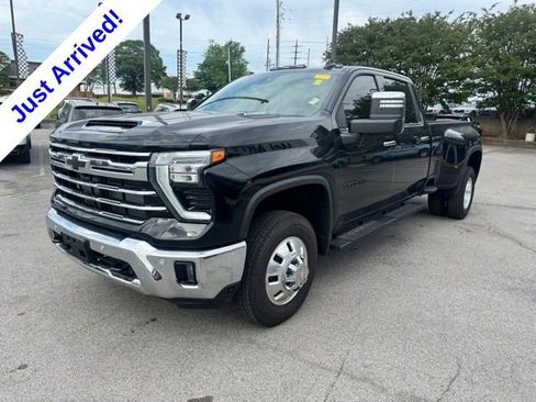 Used 2026 Chevrolet Silverado 3500 LTZ w/ LTZ Plus Package AWD/4WD image 9