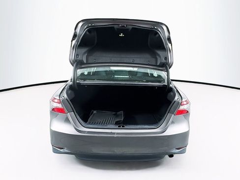 Used 2021 Toyota Camry LE image 26