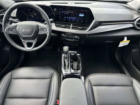 Certified 2025 Chevrolet Trax ACTIV w/ Sunroof Package FWD image 12