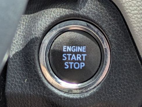 Used 2022 Toyota RAV4 XLE Premium FWD image 33