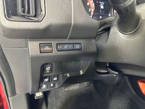 Certified 2025 Nissan Frontier PRO-4X image 19