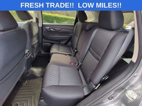 Used 2017 Nissan Rogue SV w/ Sun & Sound Touring Package image 30