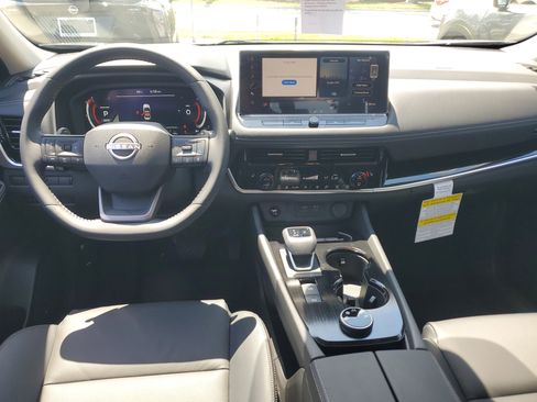 New 2025 Nissan Rogue SL image 14