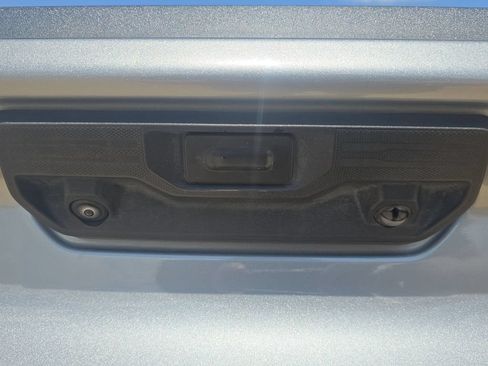 Used 2023 Chevrolet Silverado 1500 LT AWD/4WD image 13