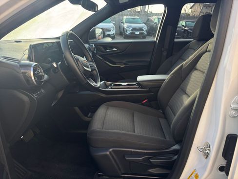 Used 2025 Chevrolet Equinox LT image 27