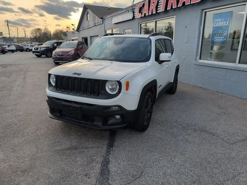 Used 2018 Jeep Renegade Altitude image 3