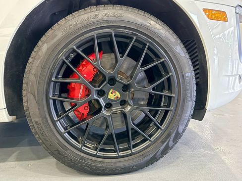 Used 2018 Porsche Macan GTS AWD/4WD image 43