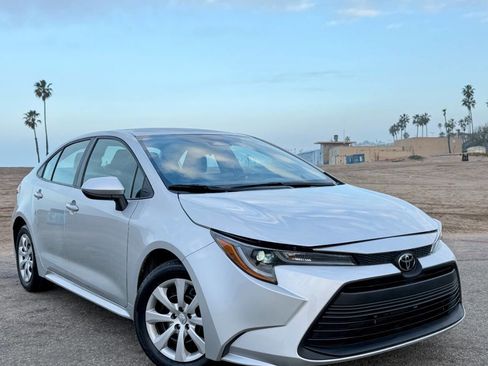 Used 2025 Toyota Corolla LE image 6
