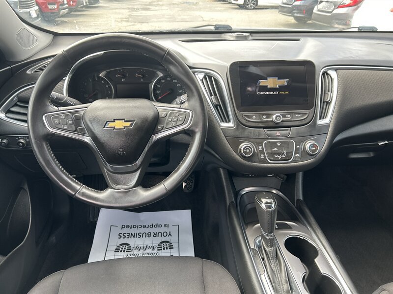 Used 2018 Chevrolet Malibu LT FWD image 11