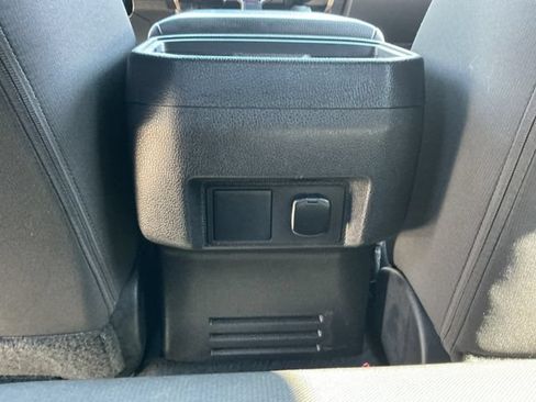 Used 2024 Toyota Tacoma TRD Off-Road AWD/4WD image 18