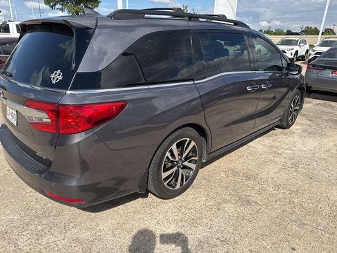 Used 2019 Honda Odyssey Elite image 4