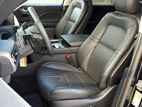 New 2026 Lincoln Aviator AWD image 19