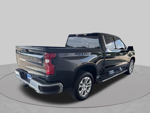 Used 2024 Chevrolet Silverado 1500 LTZ w/ Z71 Off-Road Package AWD/4WD image 6