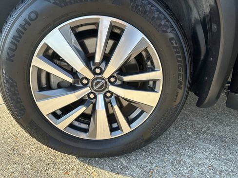 Used 2023 Nissan Pathfinder SL w/ Lighting Package (N92) image 20