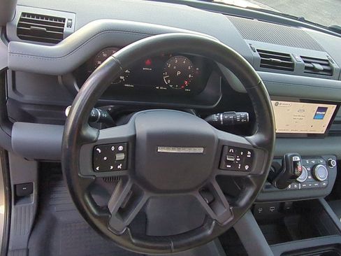 Used 2024 Land Rover Defender 110 X-Dynamic SE image 10