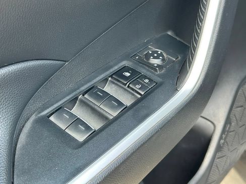 Used 2024 Toyota RAV4 XLE FWD image 22