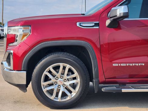 Used 2019 GMC Sierra 1500 SLT RWD image 9