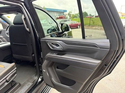 Used 2024 GMC Yukon AT4 w/ Technology Package AWD/4WD image 29