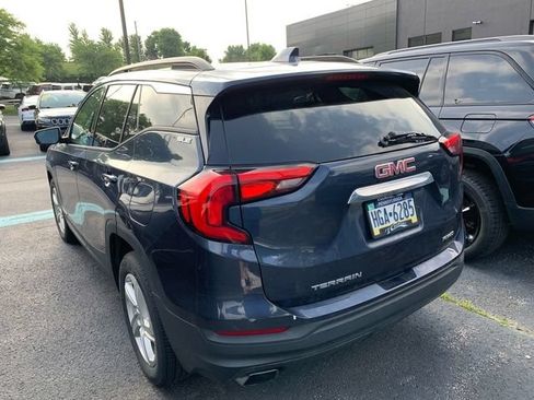 Used 2018 GMC Terrain SLE w/ Driver Convenience Package AWD/4WD image 3